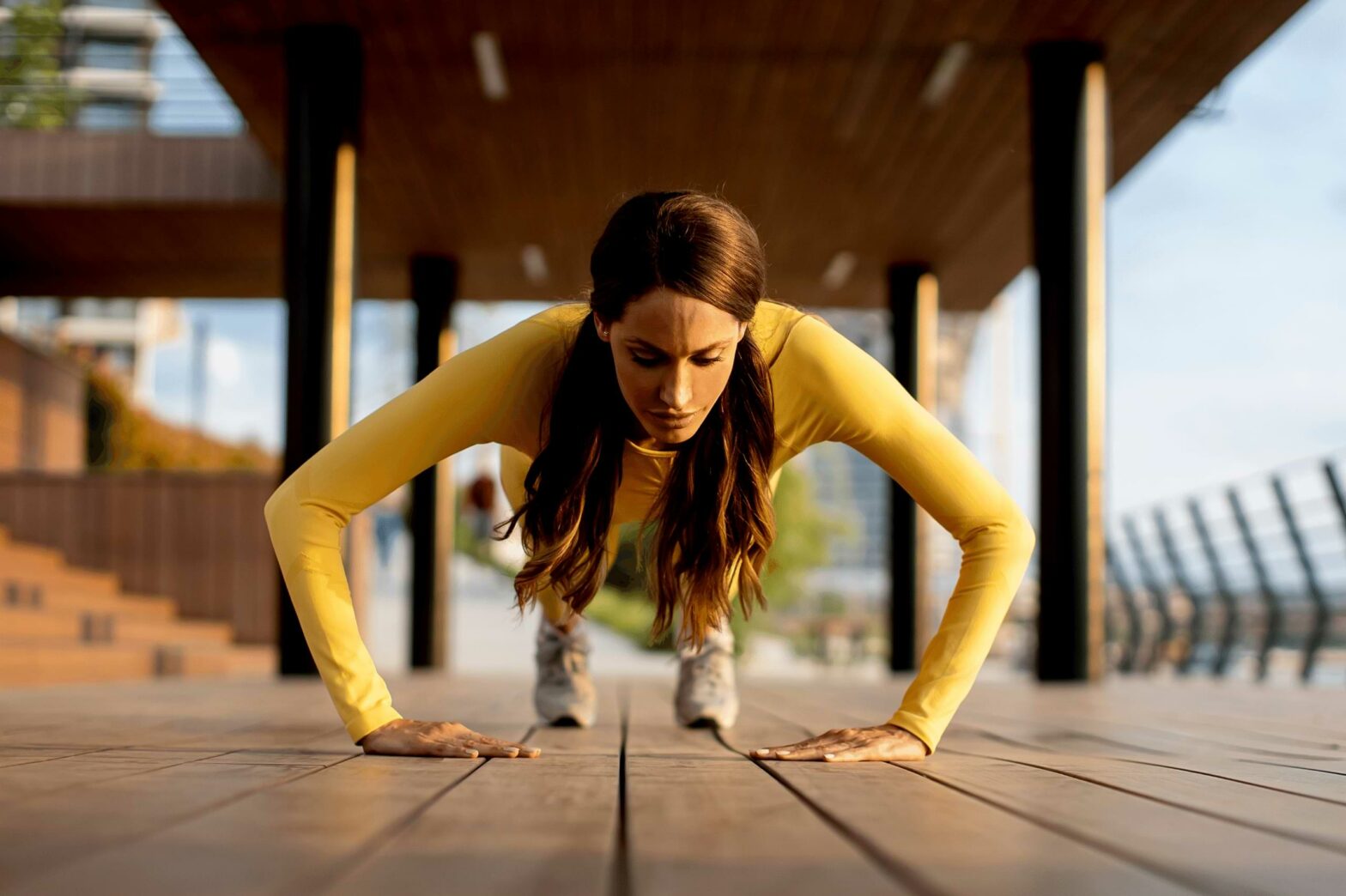 woman doing a travel workout