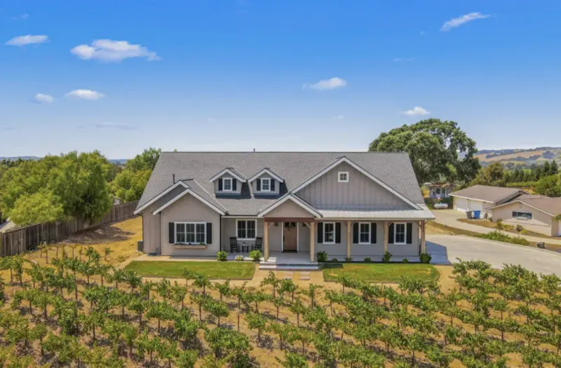 modern and simple villa house in the vineyards making it the best paso robles airbnb